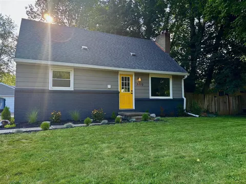 3010 Pleasant Grv, Lansing, MI 48910