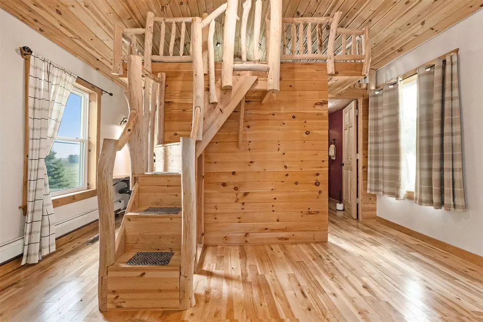 Entry Way - 2661 Swift, Bellevue, MI 49021 photo 1 of 1