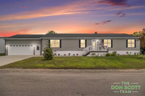 13642 Larkspur, Cedar Springs, MI 49319