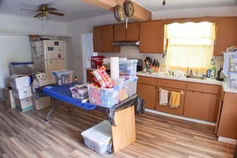 Kitchen - 902 Backus, Jackson, MI 49202 photo 1 of 1