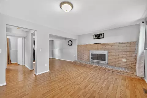 29205 E Nottingham, Warren, MI 48092 photo 9