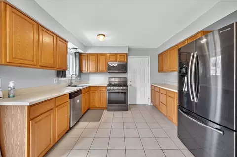 29205 E Nottingham, Warren, MI 48092 photo 14