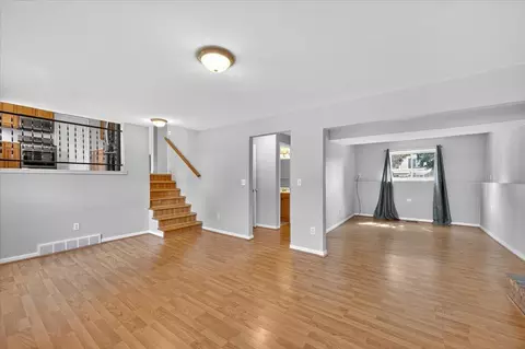 29205 E Nottingham, Warren, MI 48092 photo 8