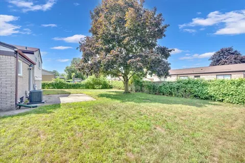 29205 E Nottingham, Warren, MI 48092 photo 4