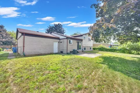 29205 E Nottingham, Warren, MI 48092 photo 5