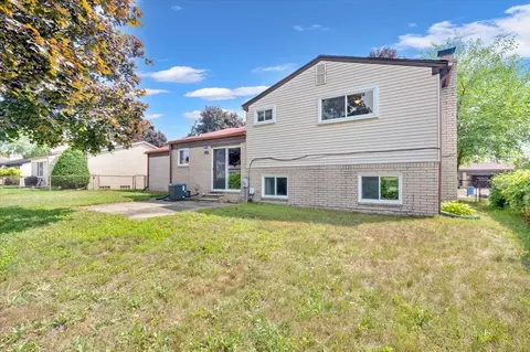 29205 E Nottingham, Warren, MI 48092 photo 6