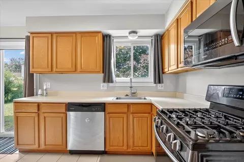 29205 E Nottingham, Warren, MI 48092 photo 16