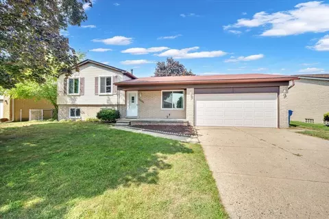 29205 E Nottingham, Warren, MI 48092 photo 3