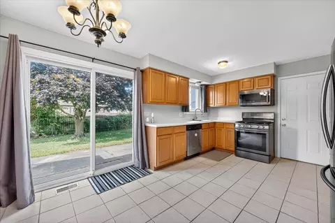 29205 E Nottingham, Warren, MI 48092 photo 13
