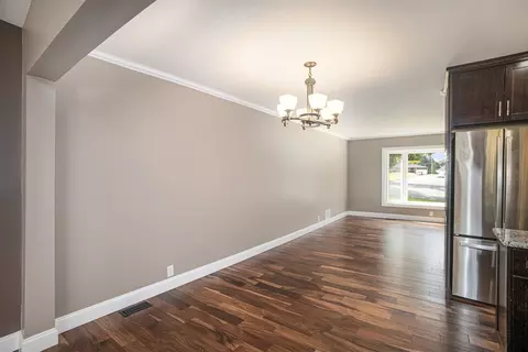 2005 Cascade, Jackson, MI 49203 photo 8
