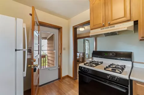 Entry Way - 1513 Daniel, Jackson, MI 49202 photo 3 of 3