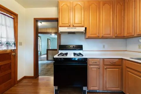 Entry Way - 1513 Daniel, Jackson, MI 49202 photo 2 of 3