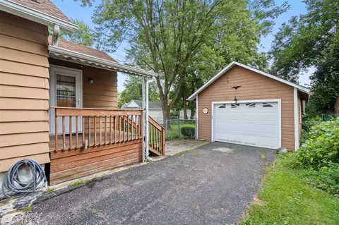 Exterior - 1513 Daniel, Jackson, MI 49202 photo 6 of 11