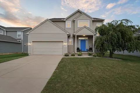 463 Hickory Blf, Chelsea, MI 48118