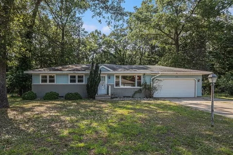 2021 Queens, Muskegon, MI 49445