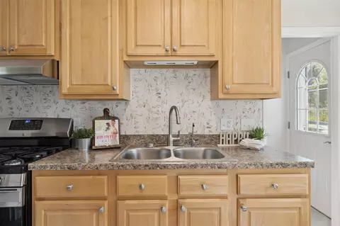 Kitchen - 4214 Francis, Jackson, MI 49203 photo 2 of 4