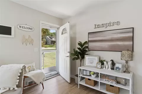 Entry Way - 4214 Francis, Jackson, MI 49203 photo 1 of 6