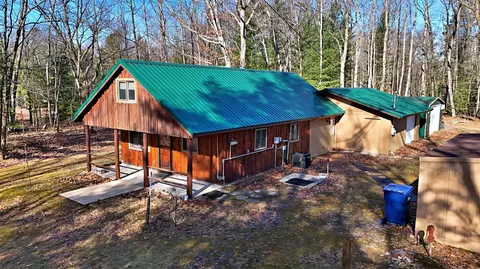 8991 W Oak, Lake City, MI 49651