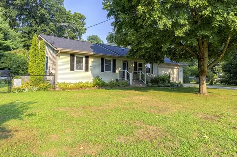 10616 Woodlawn, Portage, MI 49002