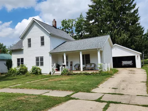327 E Cherry, Fremont, MI 49412
