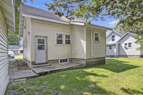 Exterior - 110 E Isabelle, Belding, MI 48809 photo 5 of 6