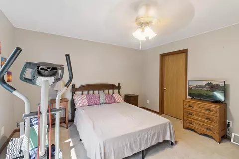 Bedroom - 12058 Fessner, Carleton, MI 48117 photo 2 of 6