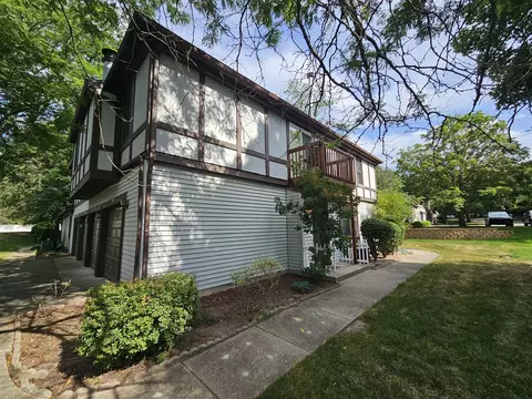 3512 Whispering Brk #11, Grand Rapids, MI 49508