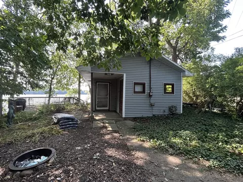 100 Tuttle Park, Sherwood, MI 49089