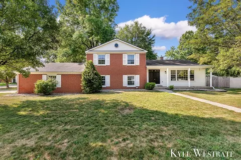 1640 Pembroke, Kentwood, MI 49508
