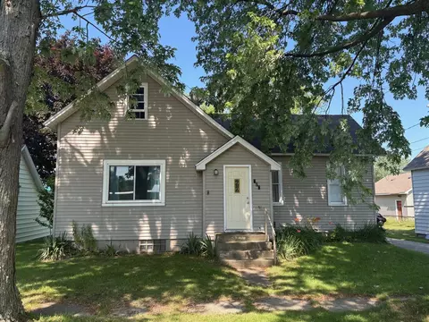 276 Third St, Eastlake, MI 49626