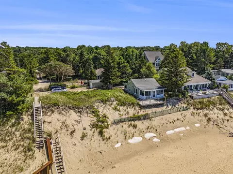 10589 Lakeshore, West Olive, MI 49460