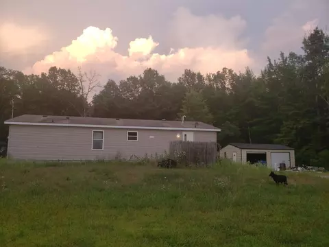 905 S Coleman, Shepherd, MI 48883