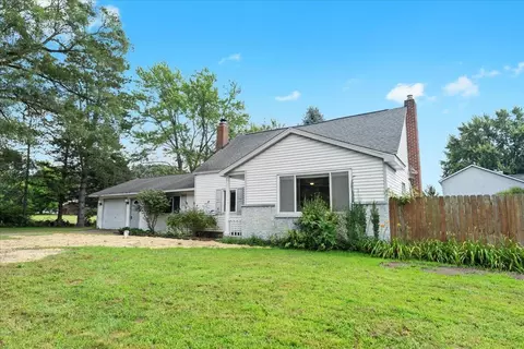 7103 Silver Lk, Linden, MI 48451
