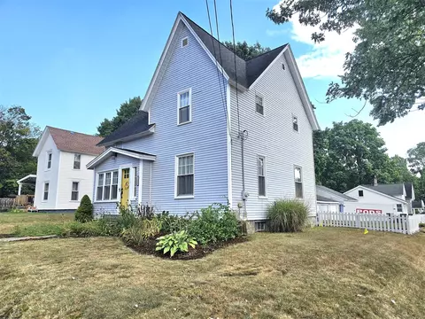 Exterior - 121 W Ann, Belding, MI 48809 photo 7 of 11