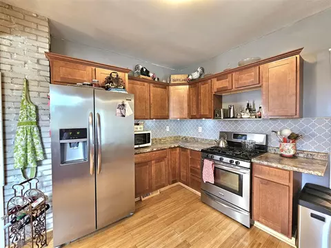 Kitchen - 121 W Ann, Belding, MI 48809 photo 3 of 6