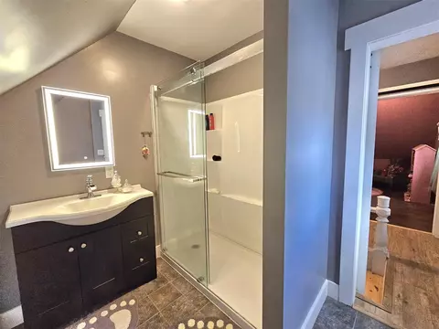 Bath - 121 W Ann, Belding, MI 48809 photo 3 of 4