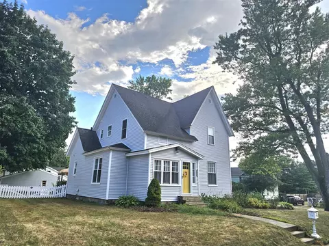 Exterior - 121 W Ann, Belding, MI 48809 photo 5 of 11