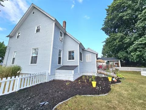 Exterior - 121 W Ann, Belding, MI 48809 photo 3 of 11