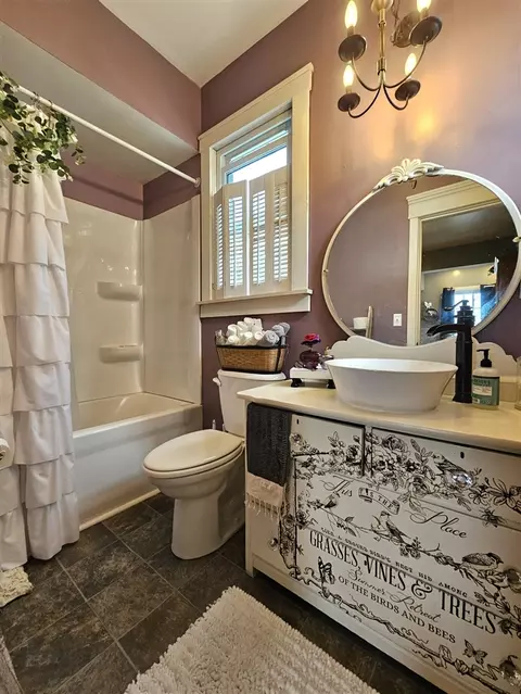 Bath - 121 W Ann, Belding, MI 48809 photo 2 of 4