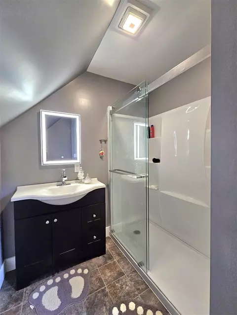 Bath - 121 W Ann, Belding, MI 48809 photo 4 of 4