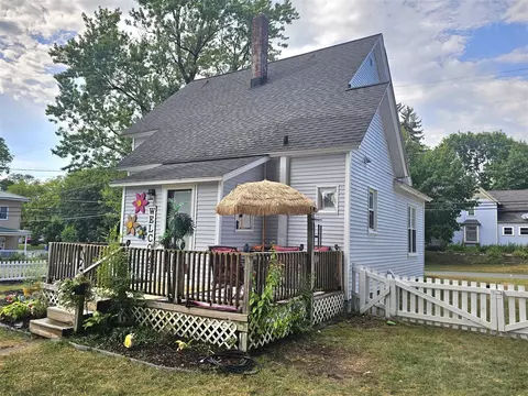 Exterior - 121 W Ann, Belding, MI 48809 photo 9 of 11