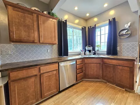 Kitchen - 121 W Ann, Belding, MI 48809 photo 2 of 6