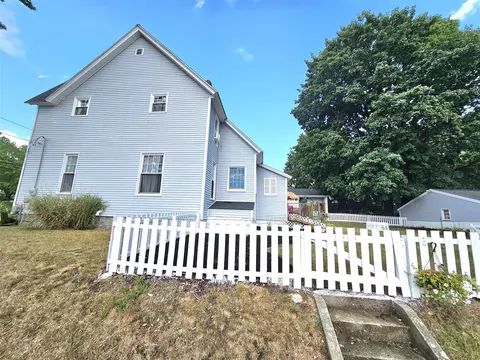 Exterior - 121 W Ann, Belding, MI 48809 photo 4 of 11