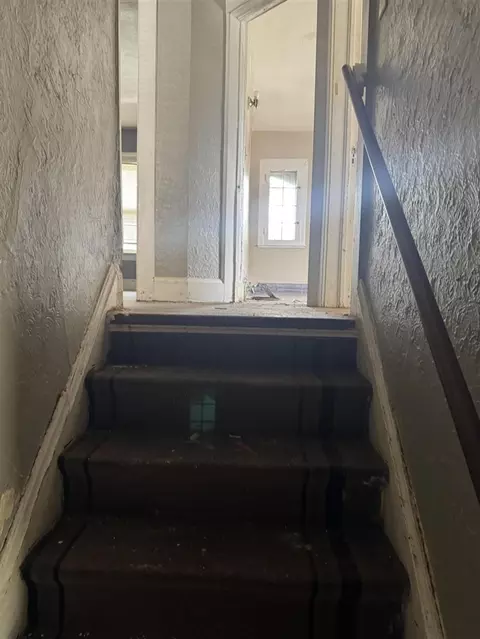 Entry Way - 907 3rd St, Jackson, MI 49203 photo 1 of 1