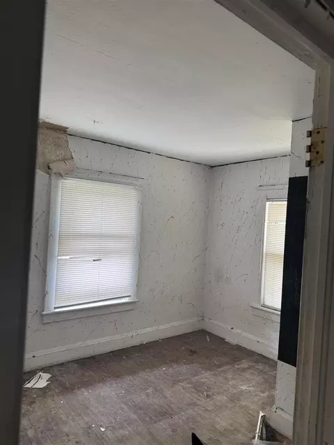 Bedroom - 907 3rd St, Jackson, MI 49203 photo 1 of 2