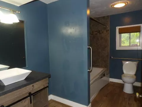 Bath - 9197 E D, Richland, MI 49083 photo 1 of 2