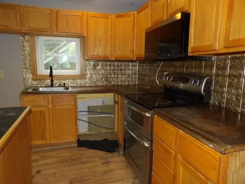 Kitchen - 9197 E D, Richland, MI 49083 photo 2 of 2