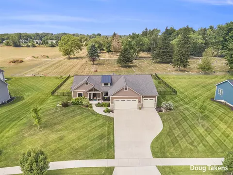 6077 Molli, Allendale, MI 49401