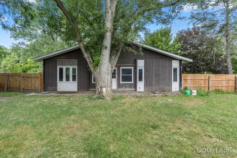 Exterior - 93 N Robinson, Lyons, MI 48851 photo 4 of 4