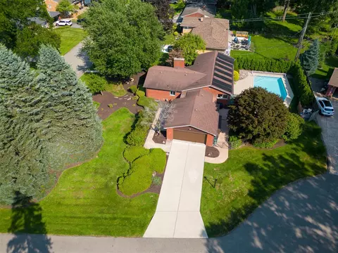 16226 Southampton, Livonia, MI 48154